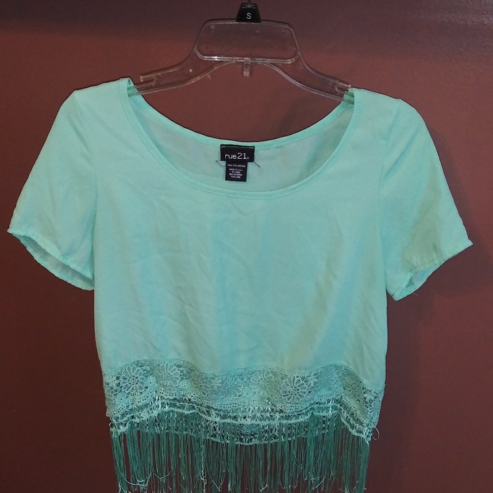 RUE 21 MID RIFF BLOUSE W/ FRINGE SIZE M